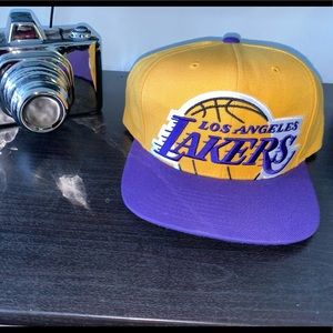Mitchell & Ness Lakers Hat
